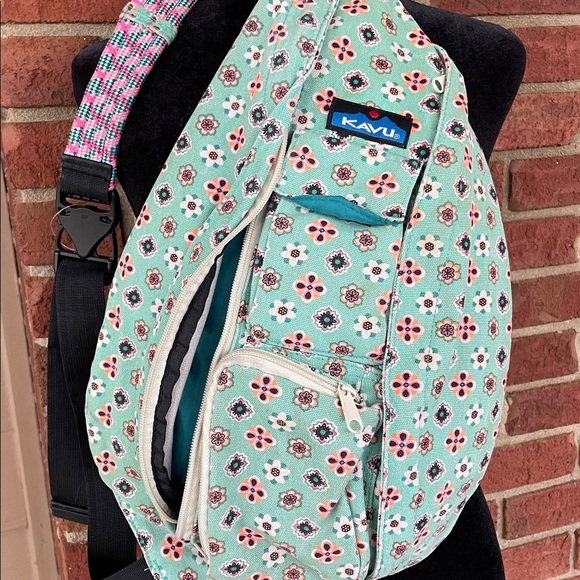 KAVU Rope Sling Bag – Mint Green Floral Print Crossbody Backpack - Picture 2 of 6